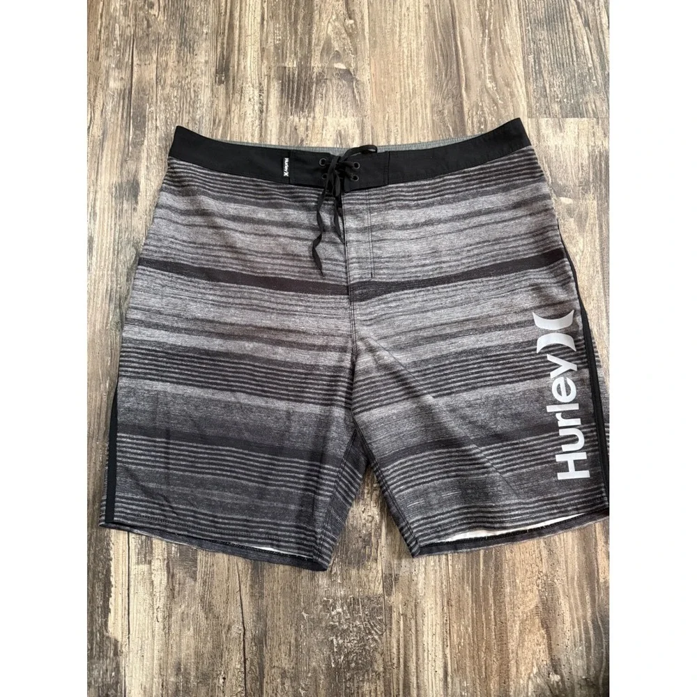 Hurley Phantom Summer Board Shorts Men's Size 36 Gray Stripe Swim Surf Beach
